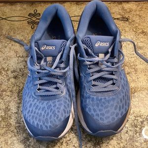 ASICS Gel-Cumulus 21 size 9 Women’s